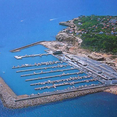 Szálloda Checkin 3*