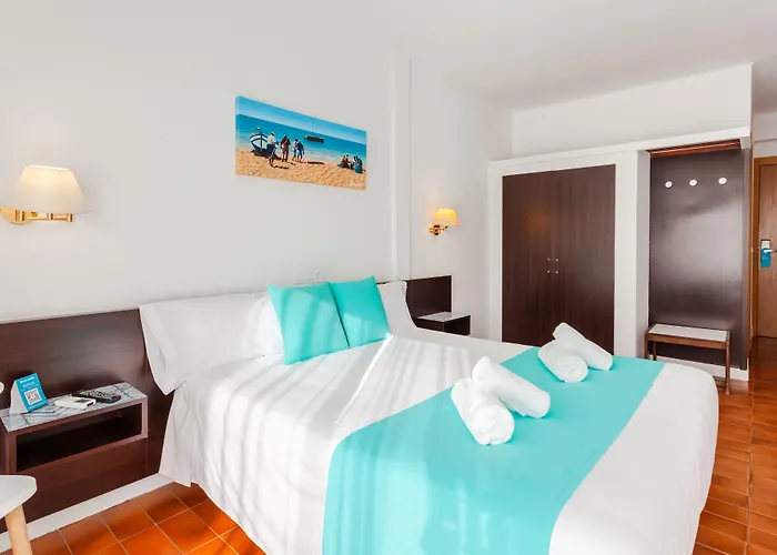 Checkin Hotel 3*