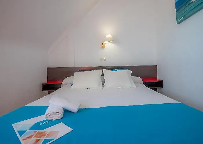 호텔 Checkin 토르뎀바라