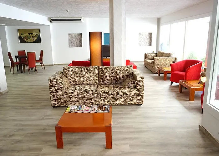 Checkin 酒店 托里代巴拉